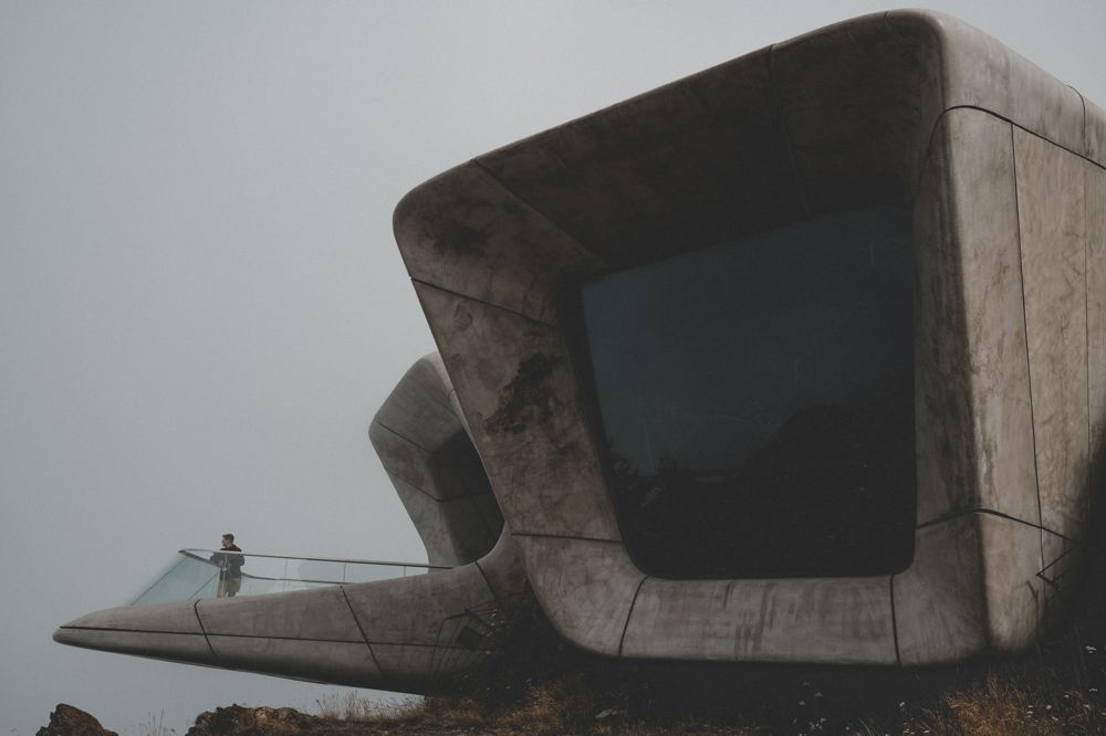person-messner-mountain-museum-kronplatz-dolomiten.jpg